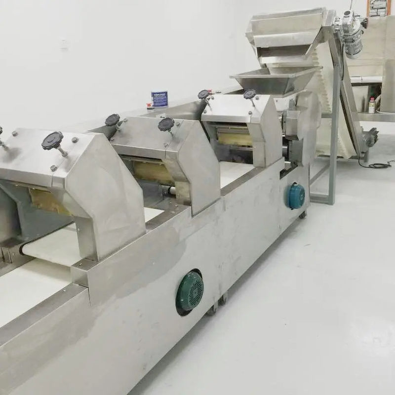 Mesin pembuat mi multifungsi 300kg/jam Kapasitas produksi Komponen inti motor